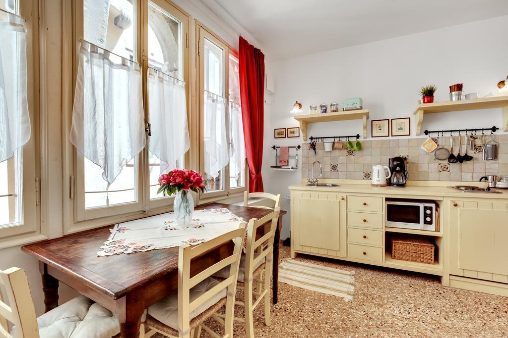 Ca' Badoer Frari Apartment เวนิส ภายนอก รูปภาพ