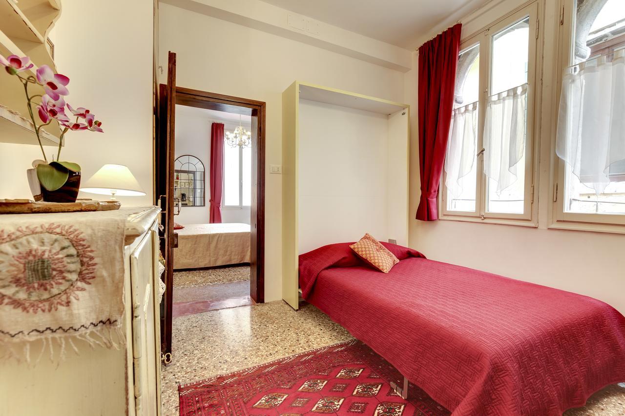 Ca' Badoer Frari Apartment เวนิส ภายนอก รูปภาพ