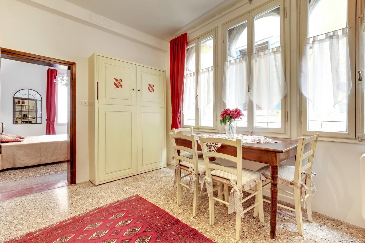 Ca' Badoer Frari Apartment เวนิส ภายนอก รูปภาพ